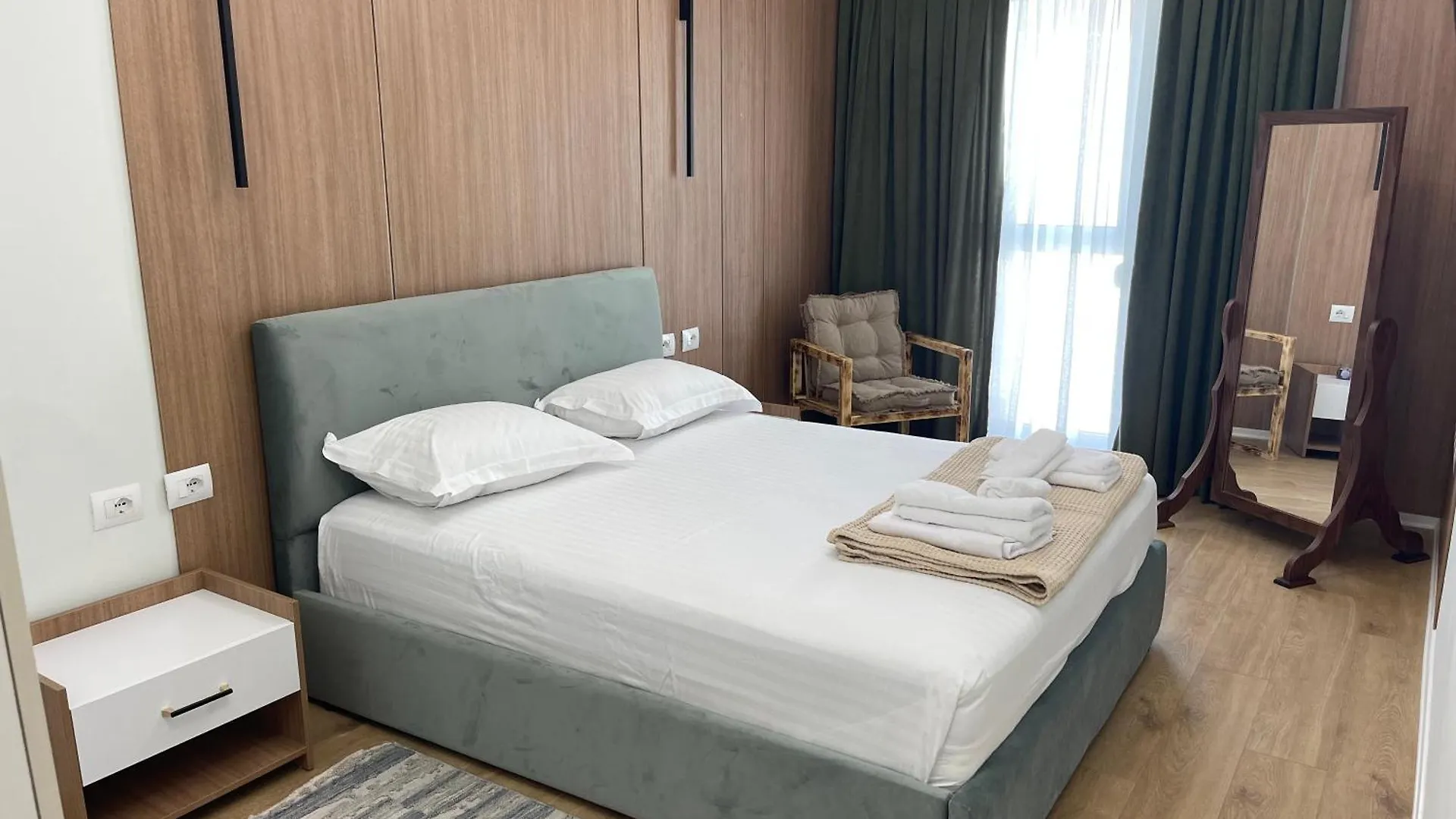 Jona Lovely 2 Bedroom 2 Bathroom Ap Free Parking 地拉那 公寓