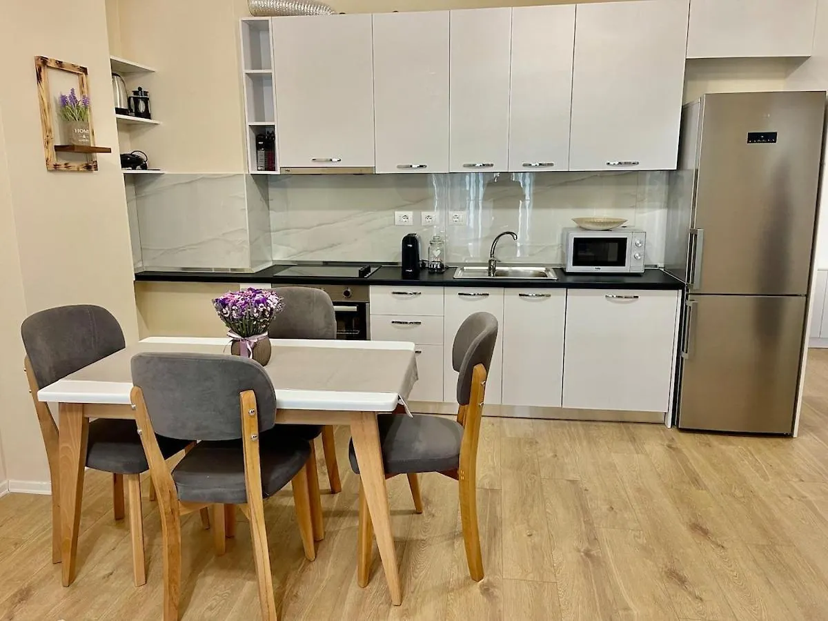 Jona Lovely 2 Bedroom 2 Bathroom Ap Free Parking 地拉那 公寓