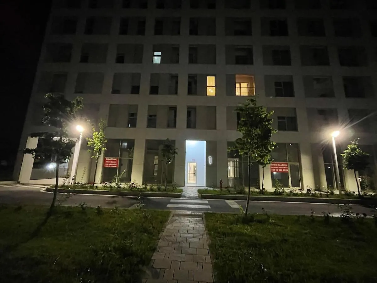 Jona Lovely 2 Bedroom 2 Bathroom Ap Free Parking 地拉那 公寓