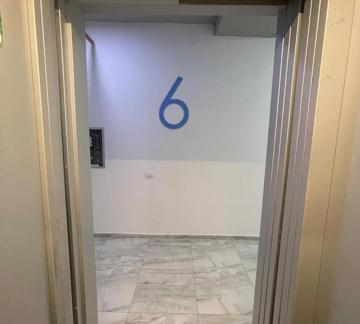 Jona Lovely 2 Bedroom 2 Bathroom Ap Free Parking 地拉那