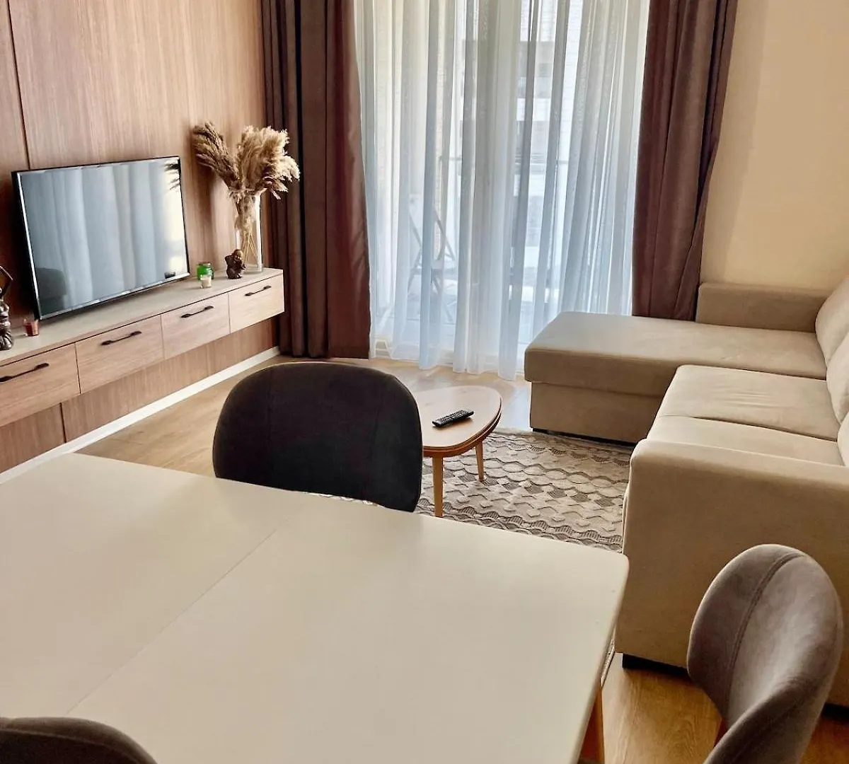 Jona Lovely 2 Bedroom 2 Bathroom Ap Free Parking联系方式
